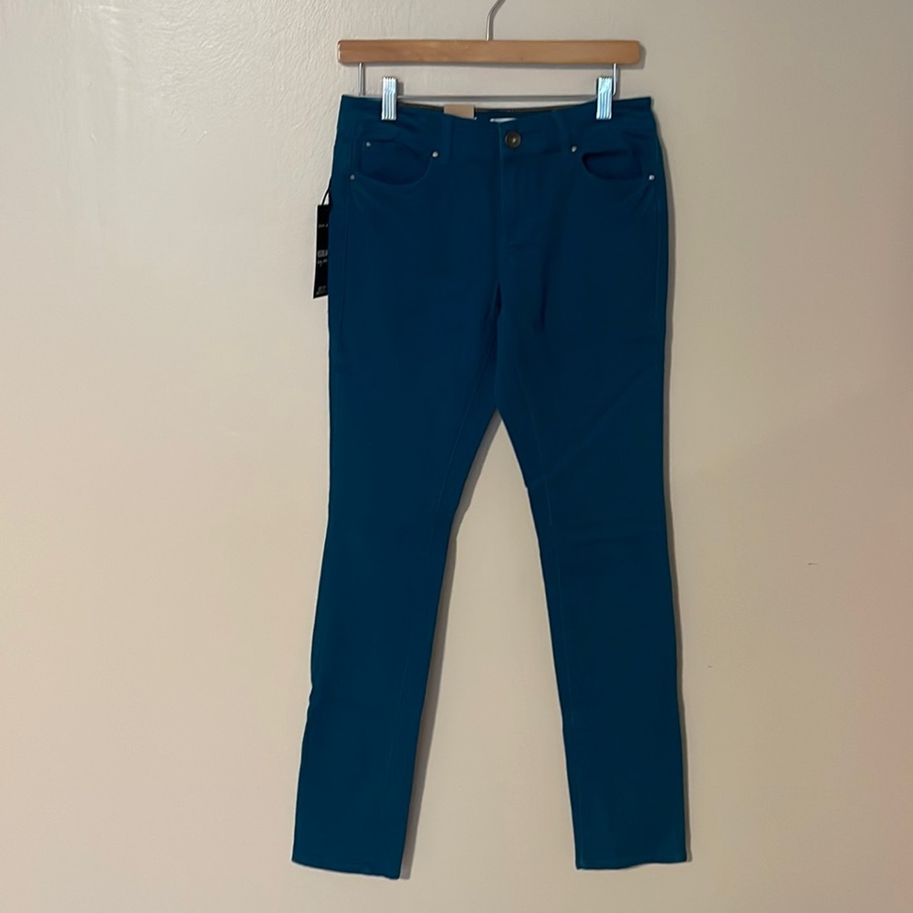 NWT DKNY Soho Jean. Size 2